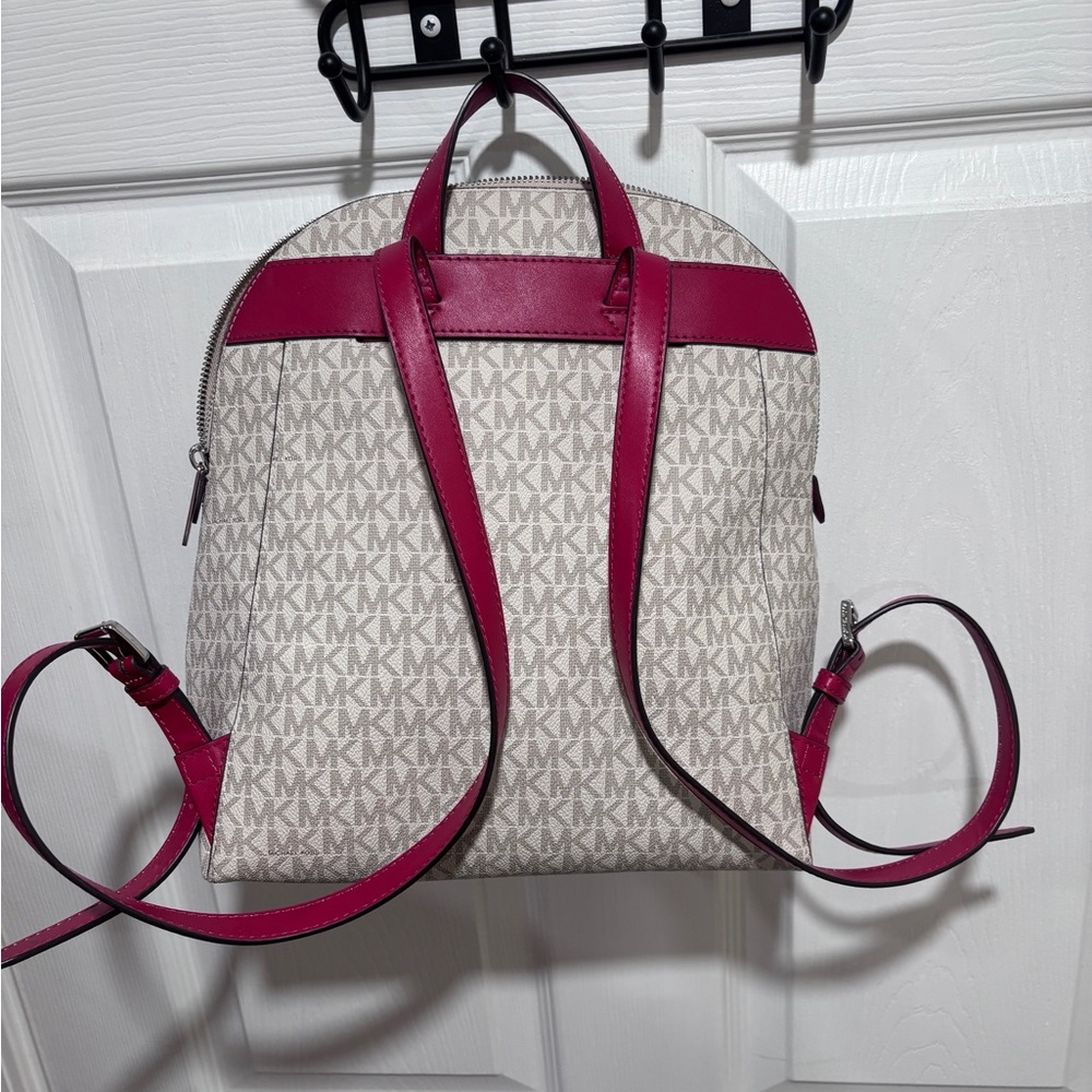 Michael Kors Dallas Medium Signature Logo Backpack - Picture 3 of 4
